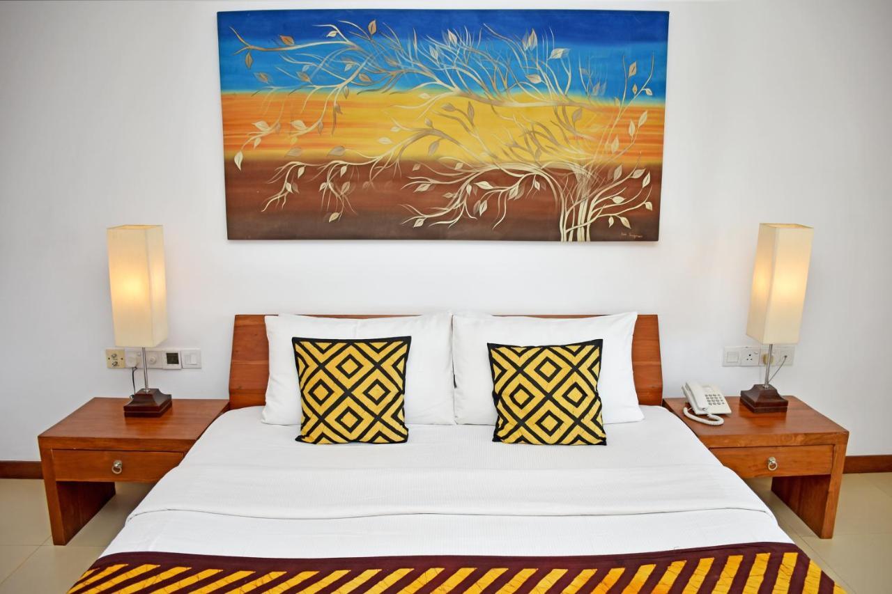 Goldi Sands Hotel Negombo Exterior foto